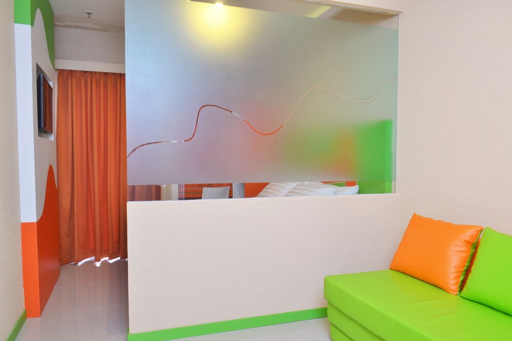 Titanium Express HomTel