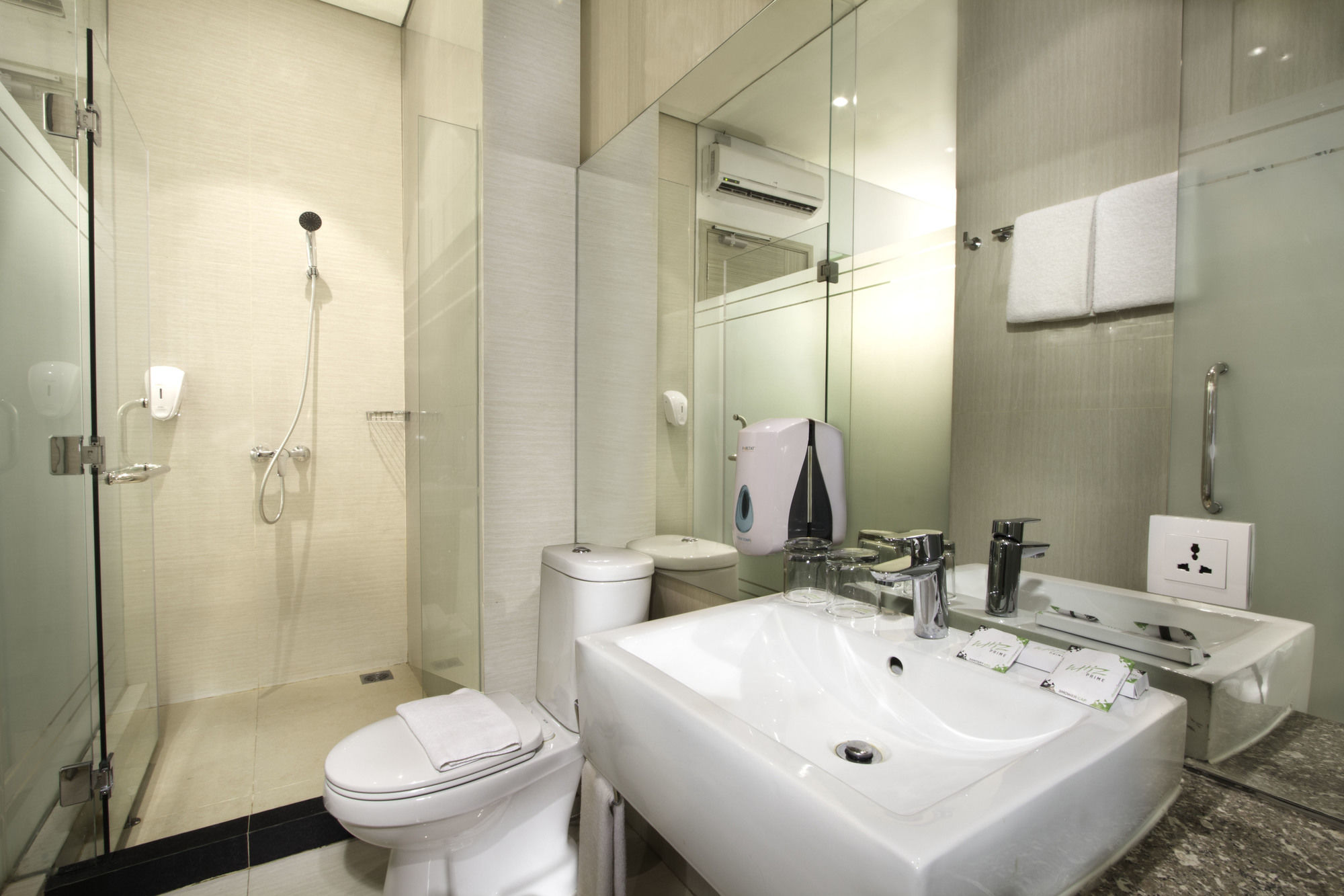 Whiz Prime Hotel Kelapa Gading