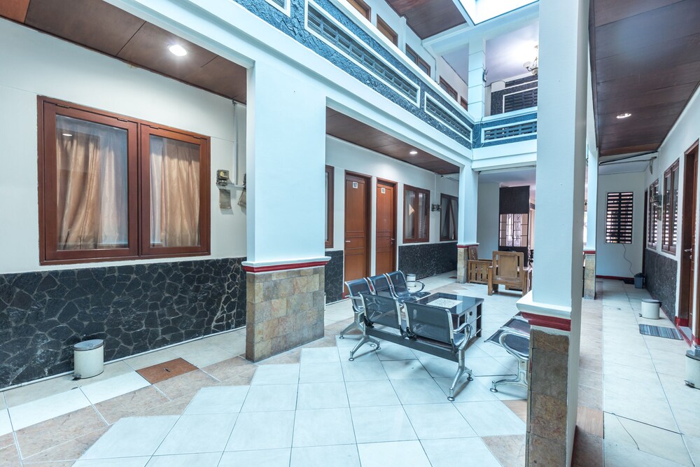 Wisma Barkah by OYO Rooms