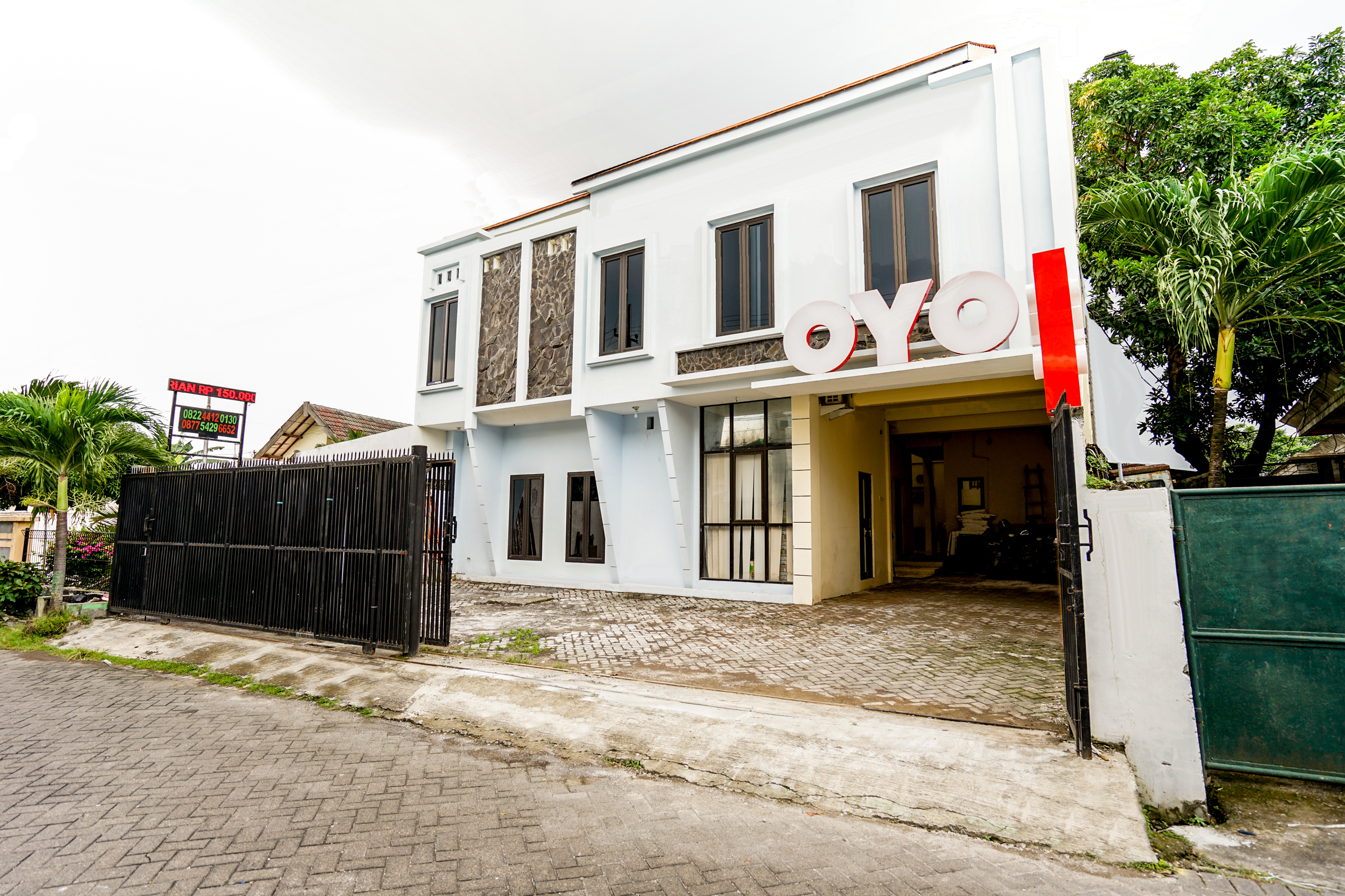 Nadia Homestay Syariah by OYO Rooms
