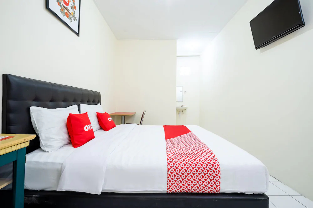 Anugerah Wisata Hotel by OYO Rooms