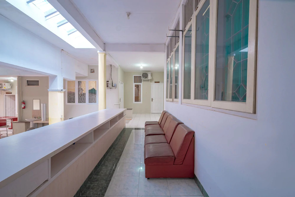 Anugerah Wisata Hotel by OYO Rooms