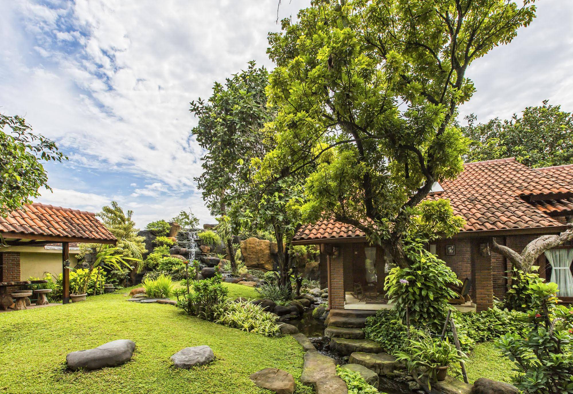Duta Garden Boutique Villa