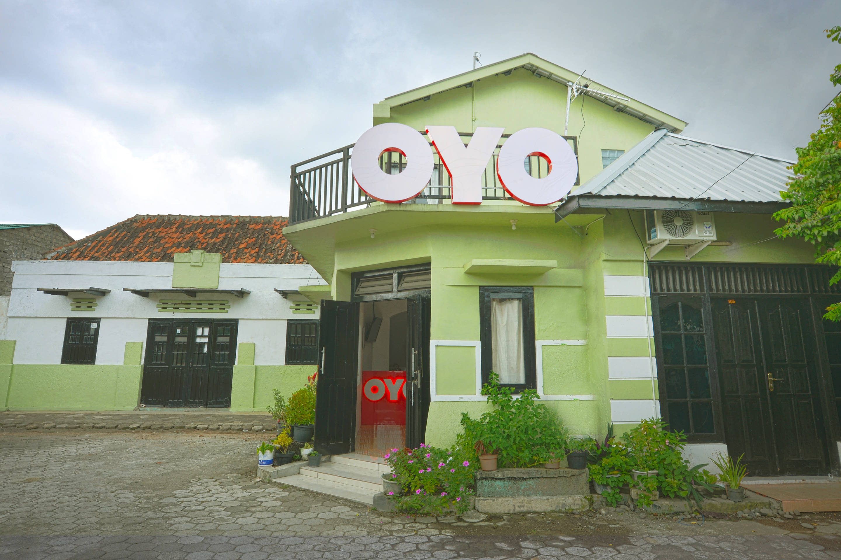 Elga Sastro Inn By OYO Rooms