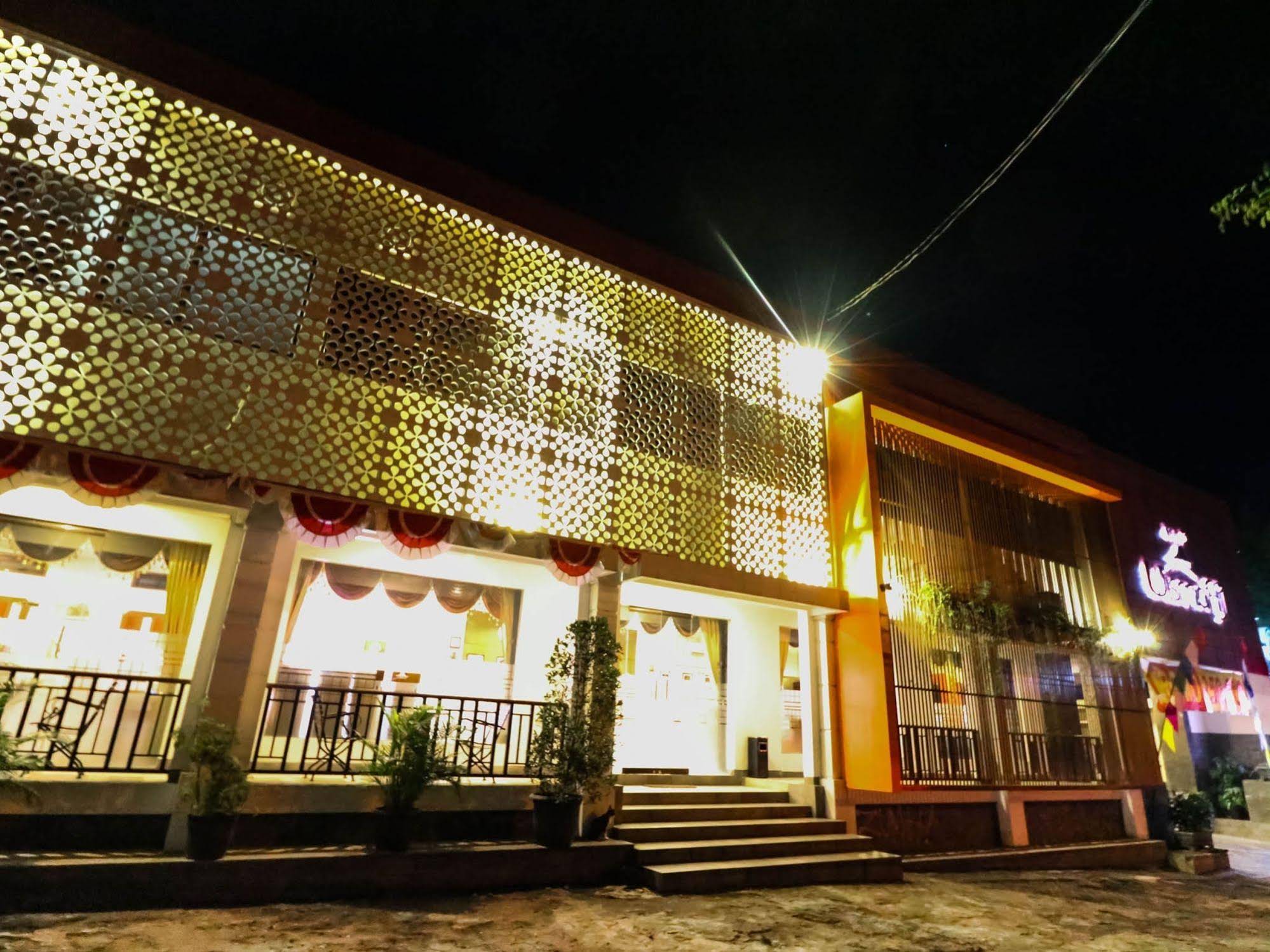 Front One Resort Wisma Aji