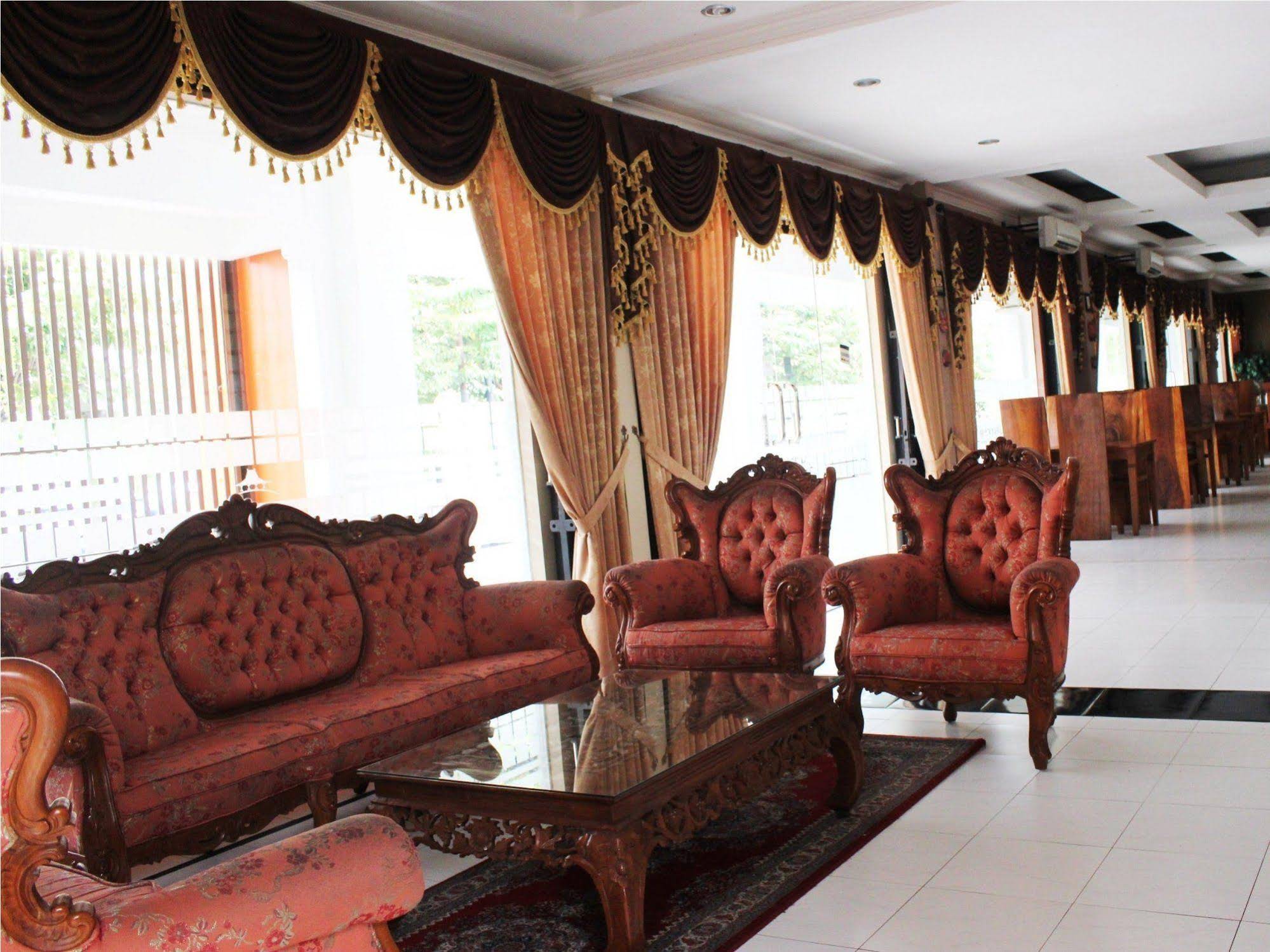 Front One Resort Wisma Aji