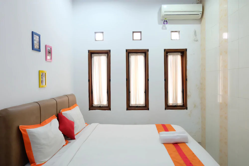 Simply Homy Guest House Monjali