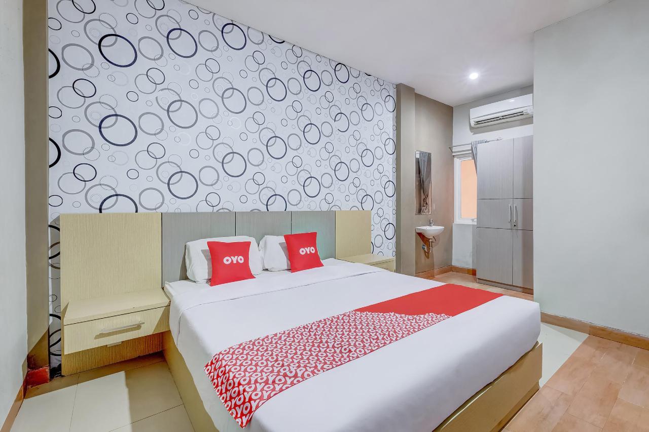 Tembok Batu Residence by OYO Rooms