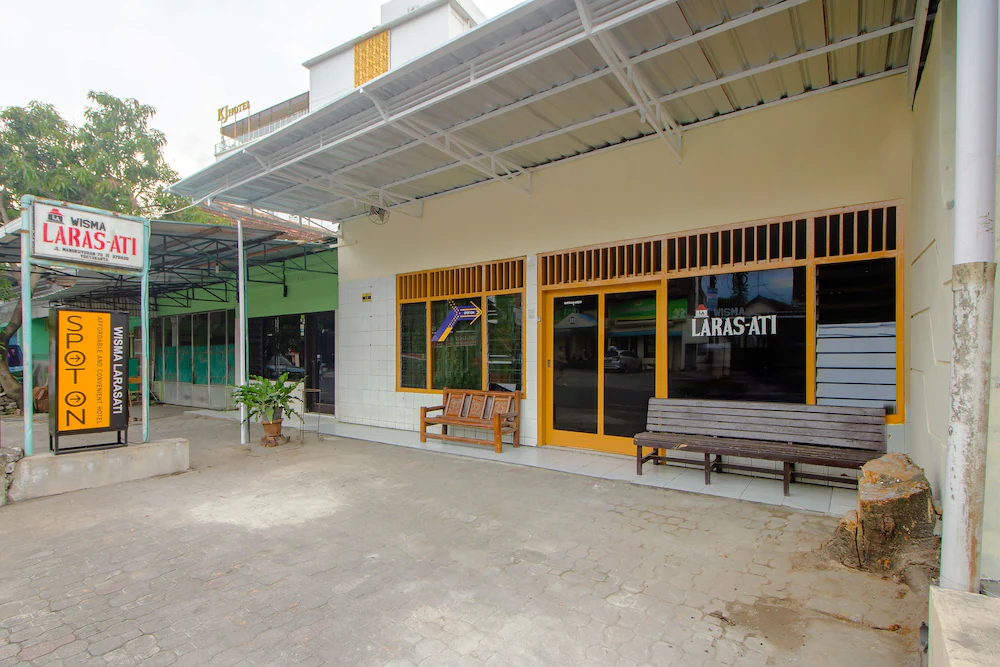 Wisma Larasati by OYO Rooms