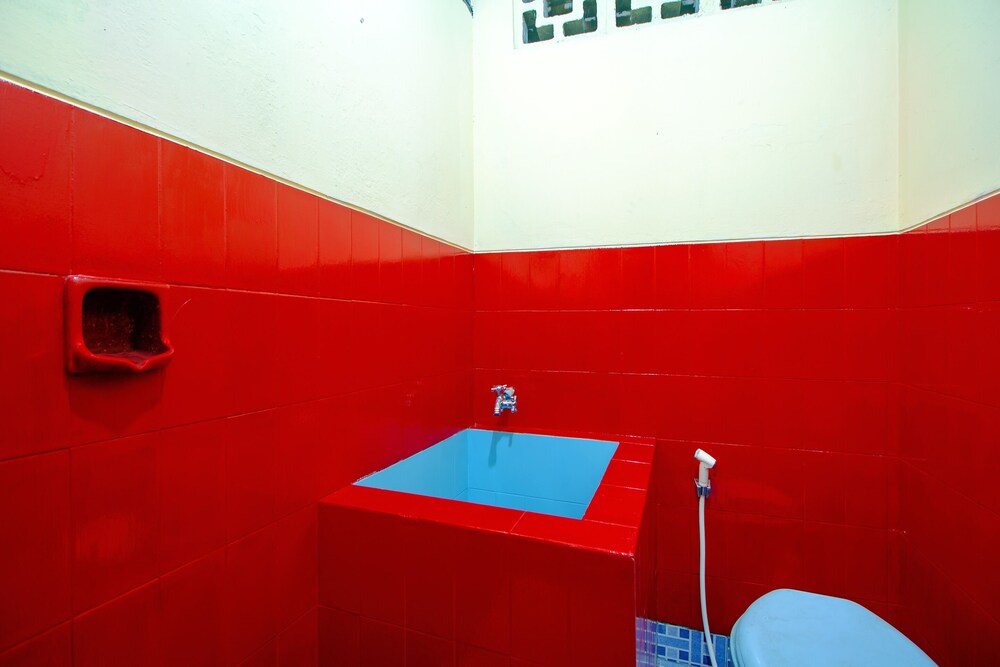 Wisma Larasati by OYO Rooms