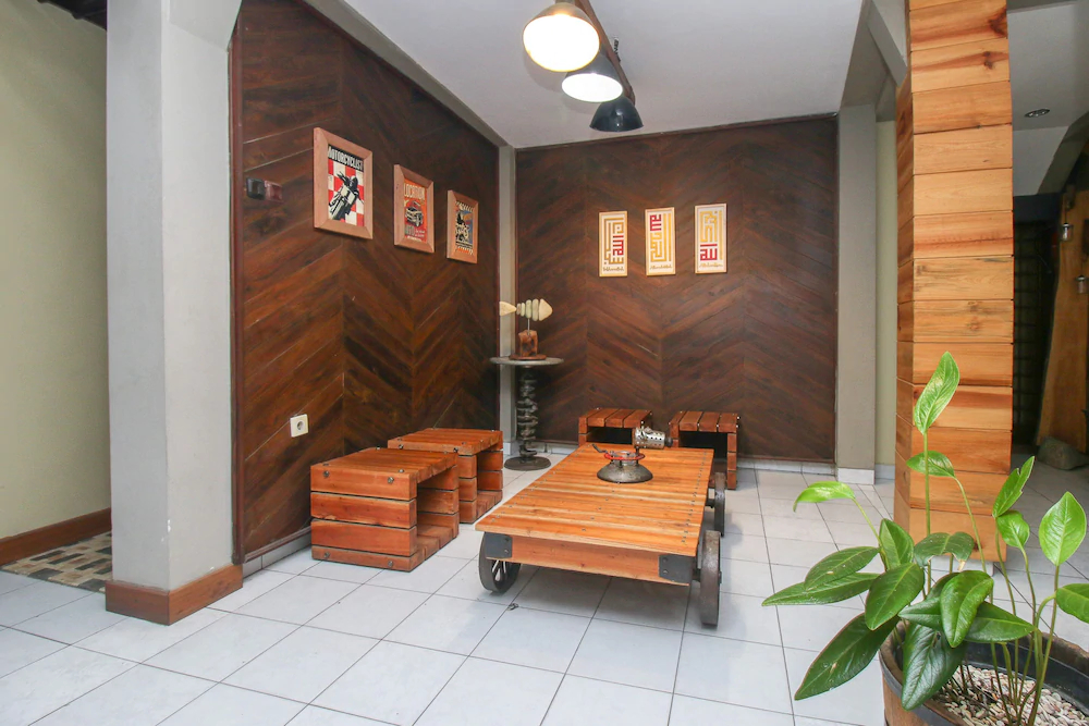 Wisnugraha Hotel by Airy Rooms