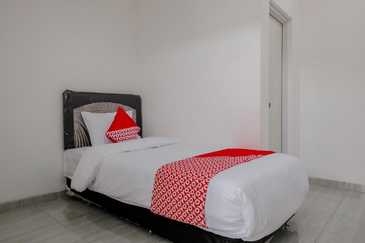 J3 Residence Syariah by OYO Rooms