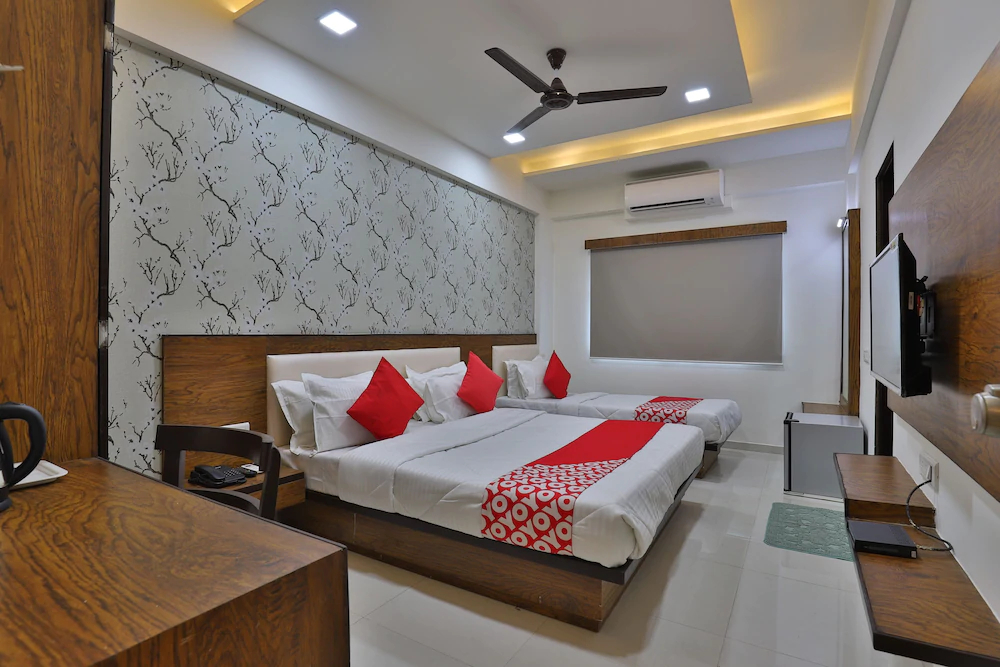 Dev Orchid By OYO Rooms