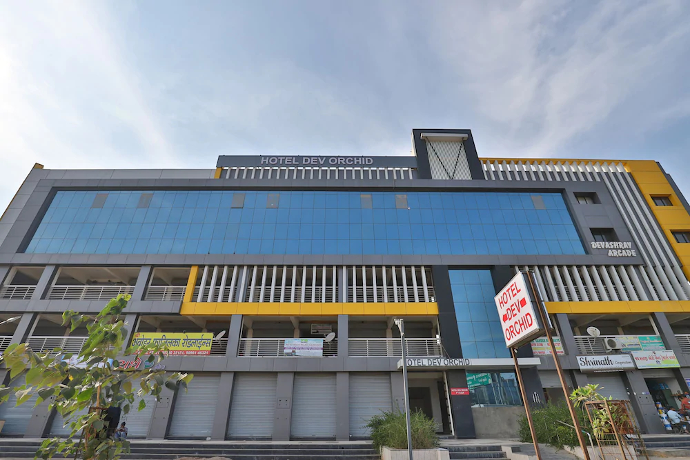 Dev Orchid By OYO Rooms