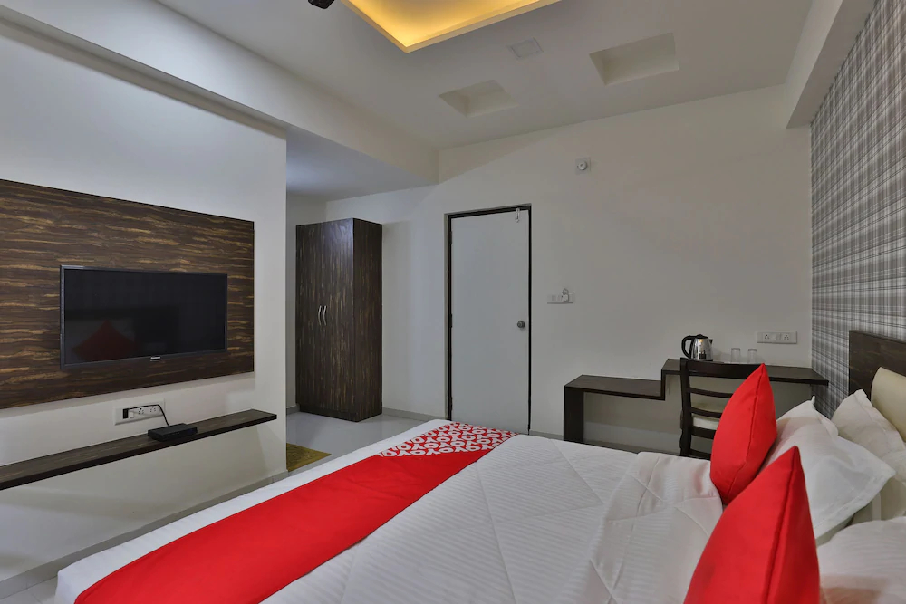 Dev Orchid By OYO Rooms