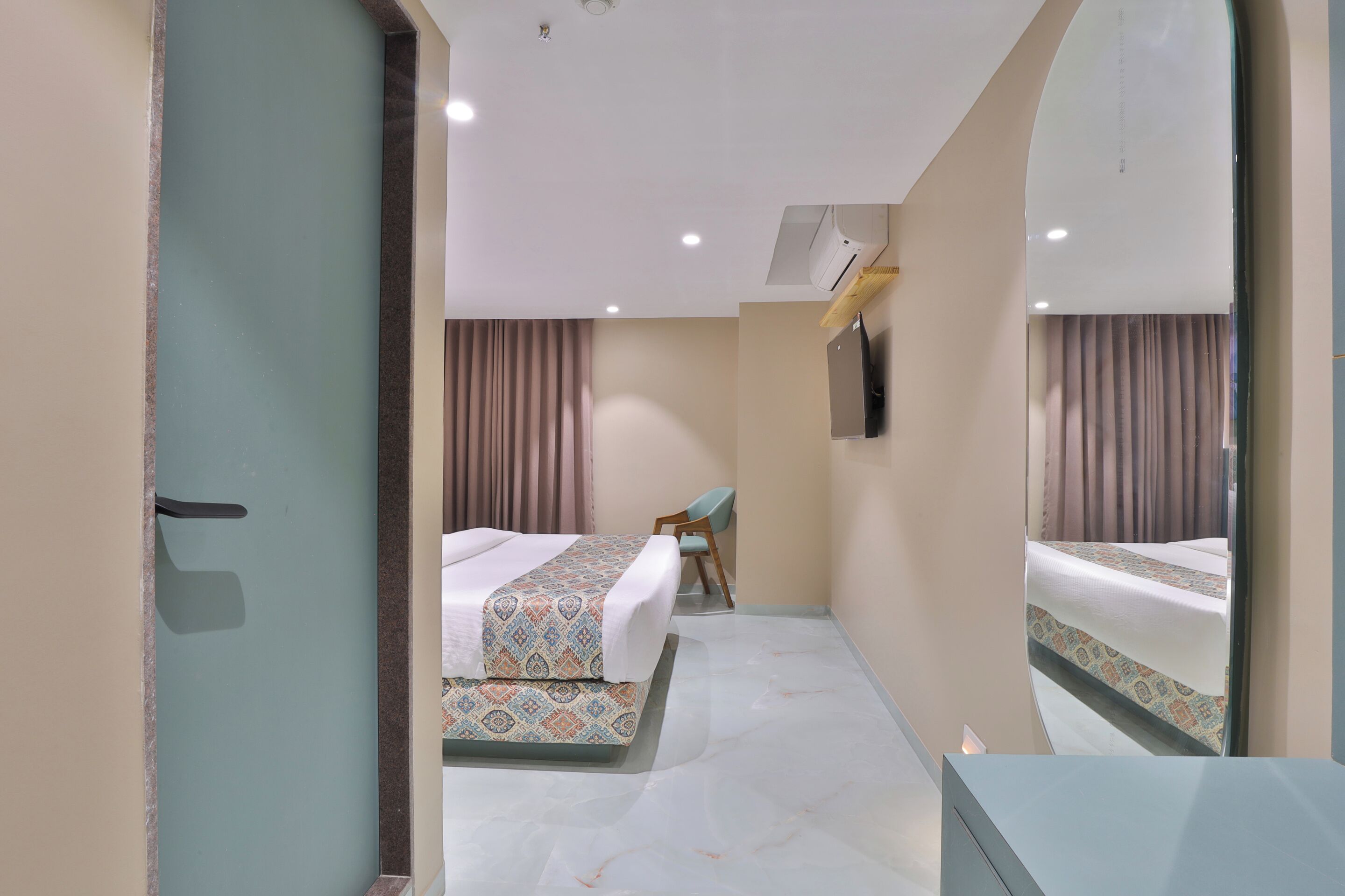 Hotel Serenity