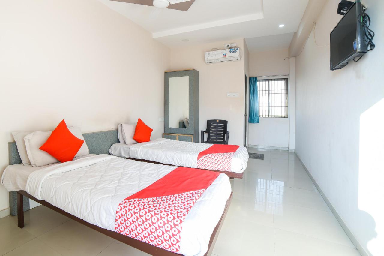 Om Restaurant And Guest House by OYO Rooms