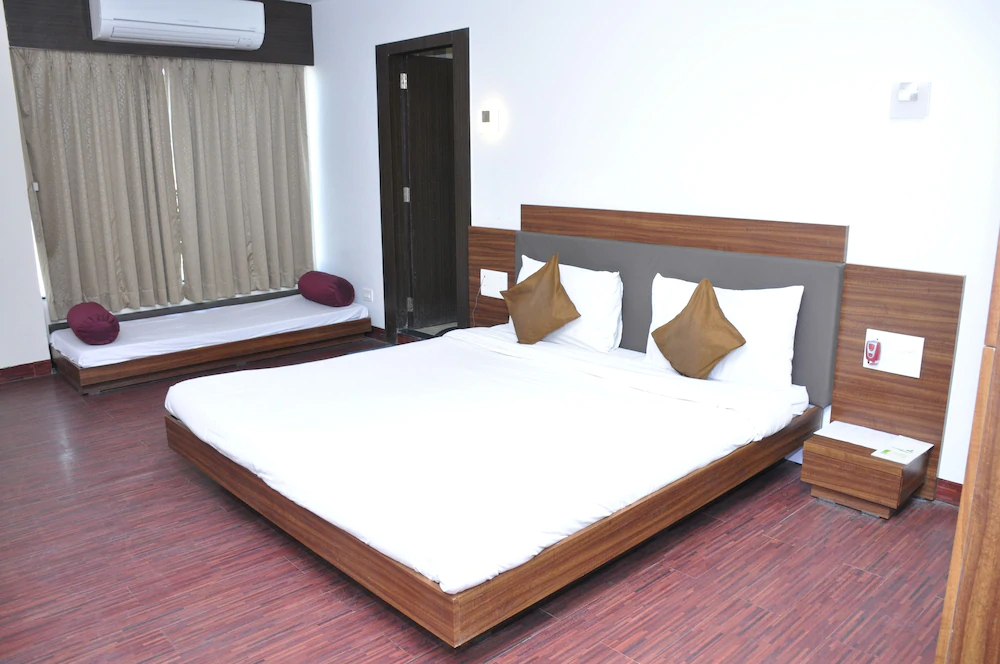 Goverdhan Greens Resort