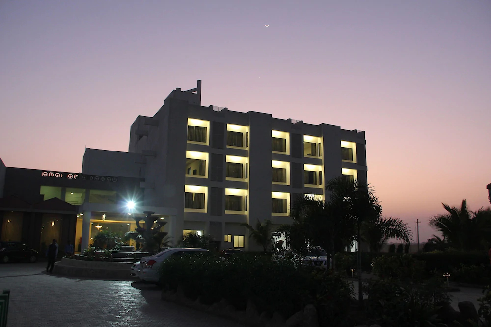 Goverdhan Greens Resort