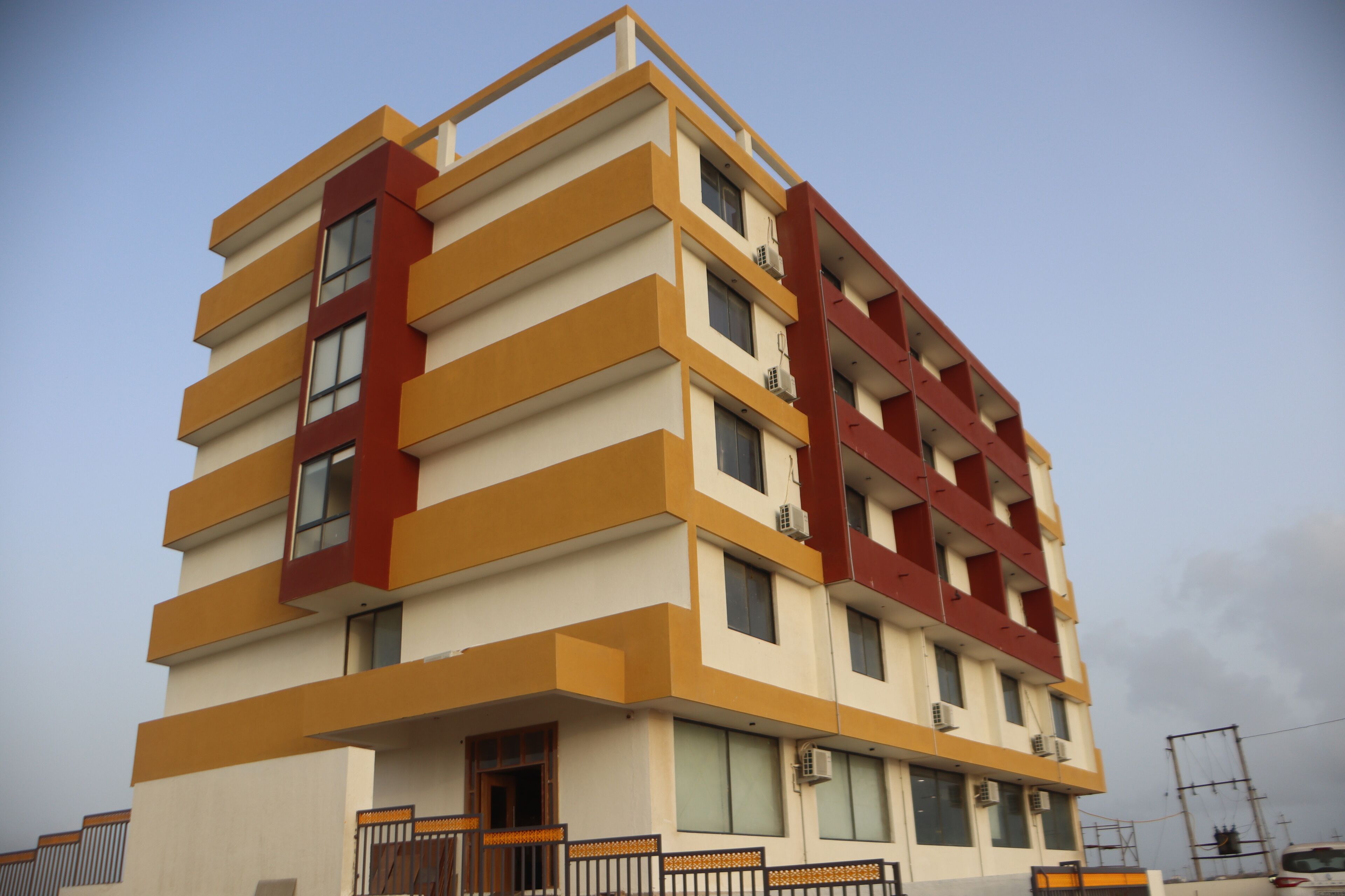 The Sky Comfort Beach Hotel