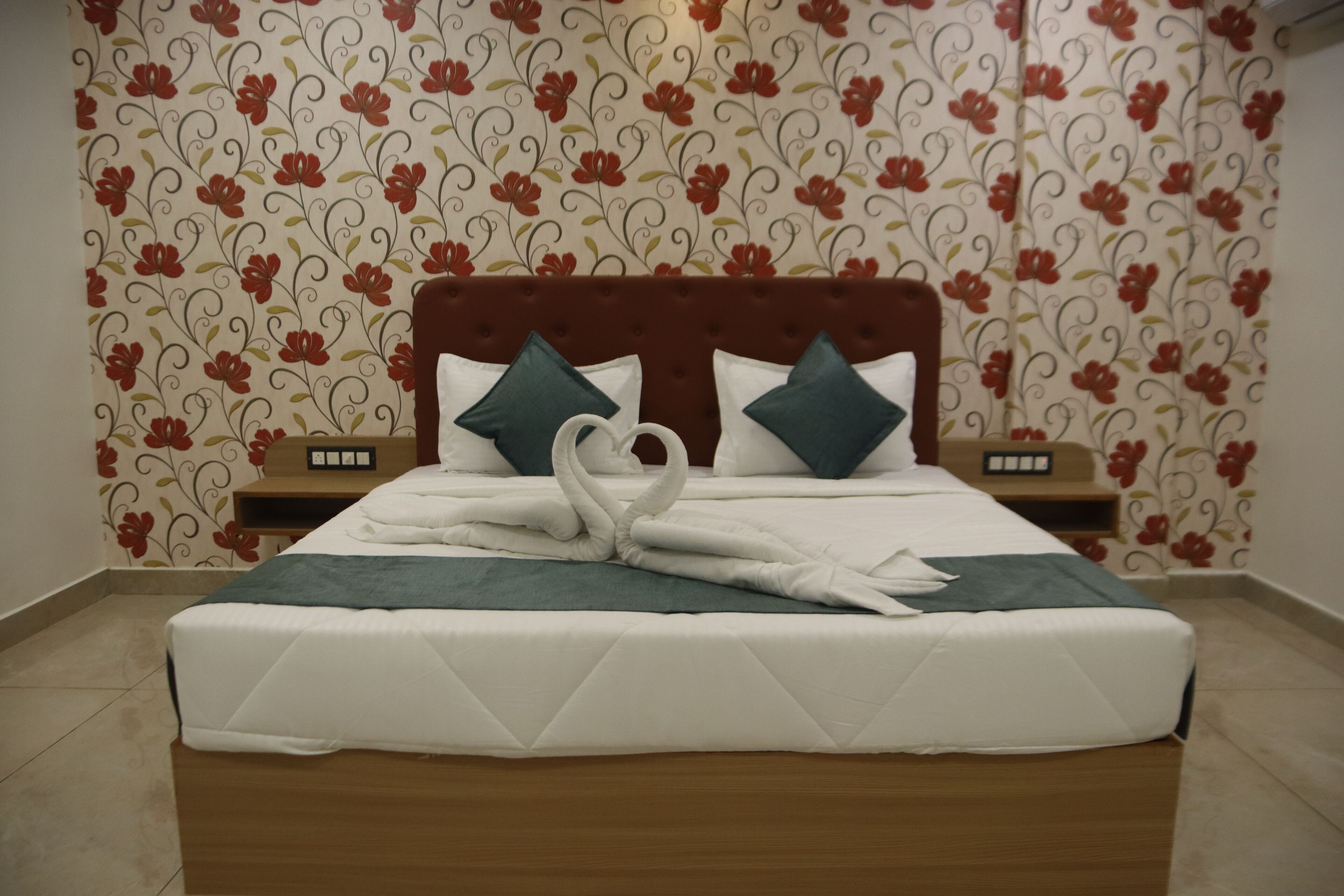 The Sky Comfort Beach Hotel