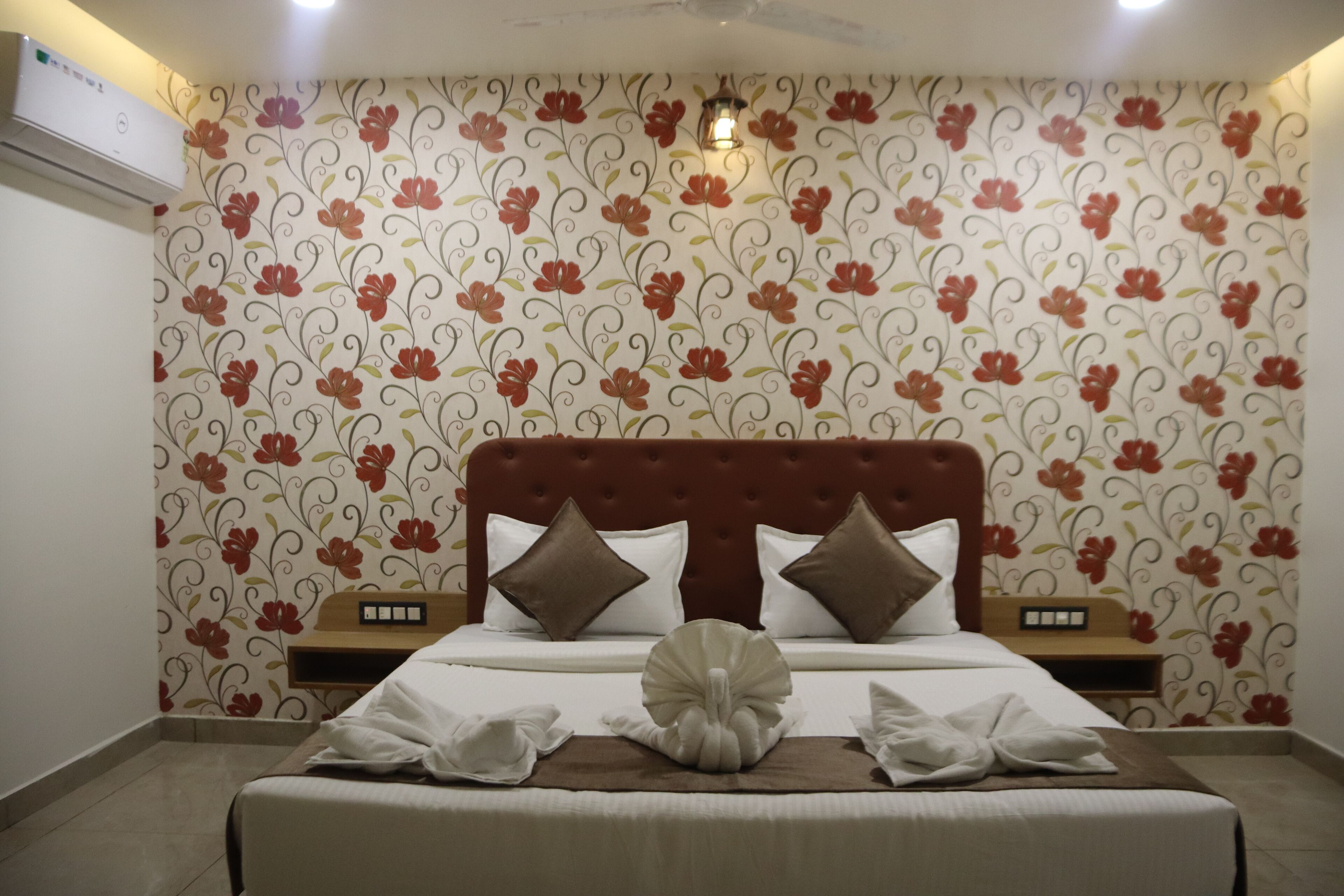 The Sky Comfort Beach Hotel