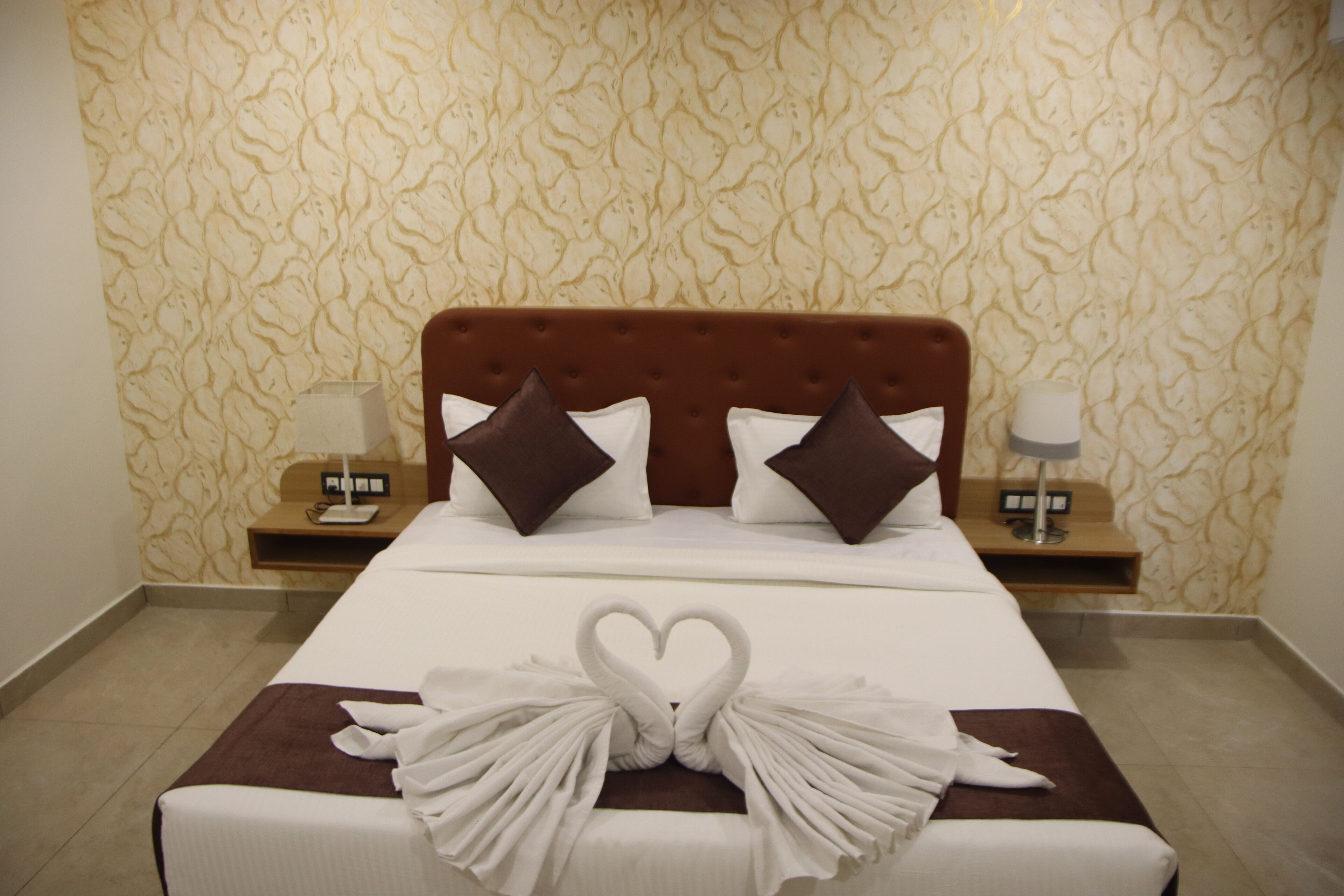 The Sky Comfort Beach Hotel