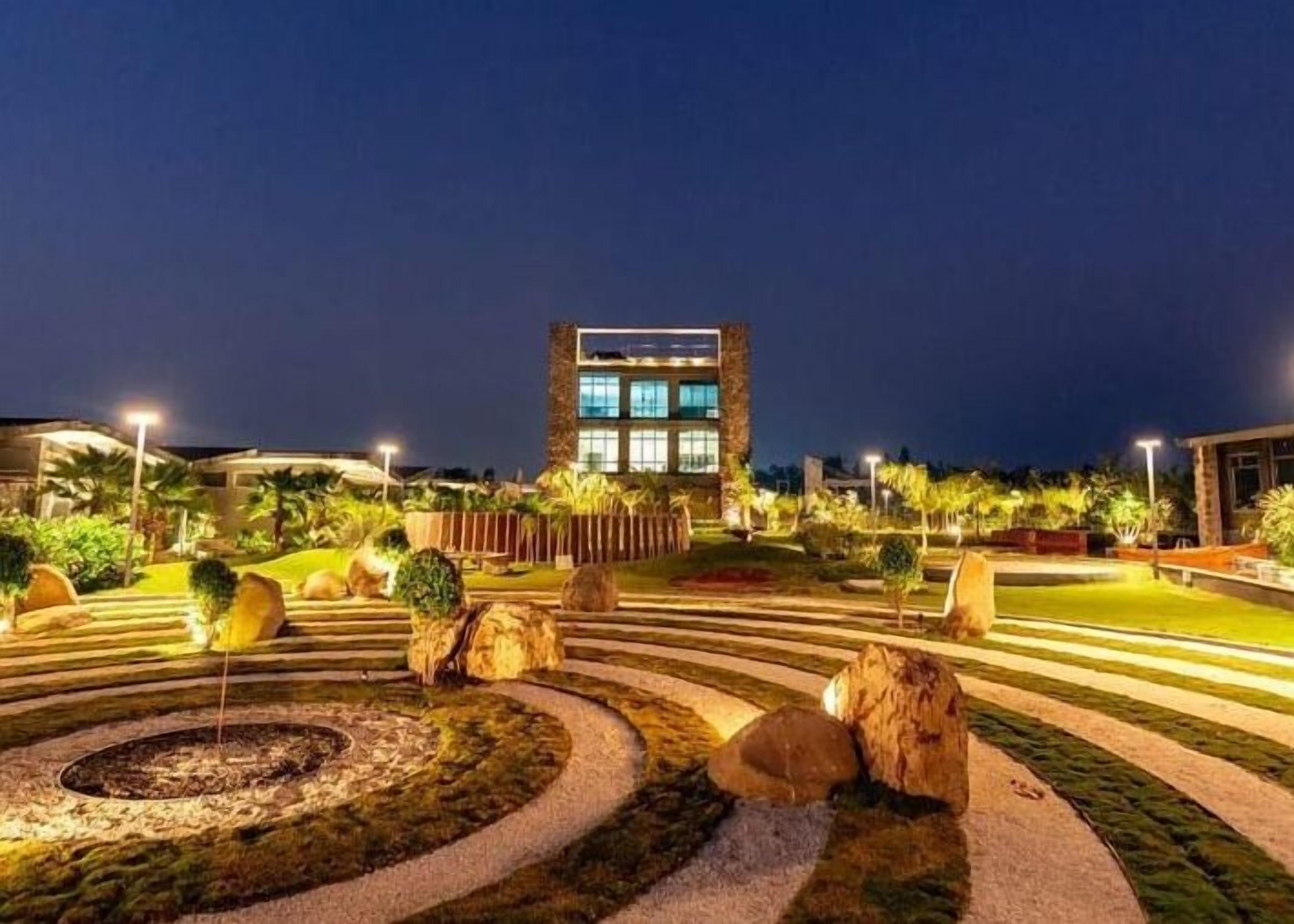 Basalt Paradise Resort And Spa