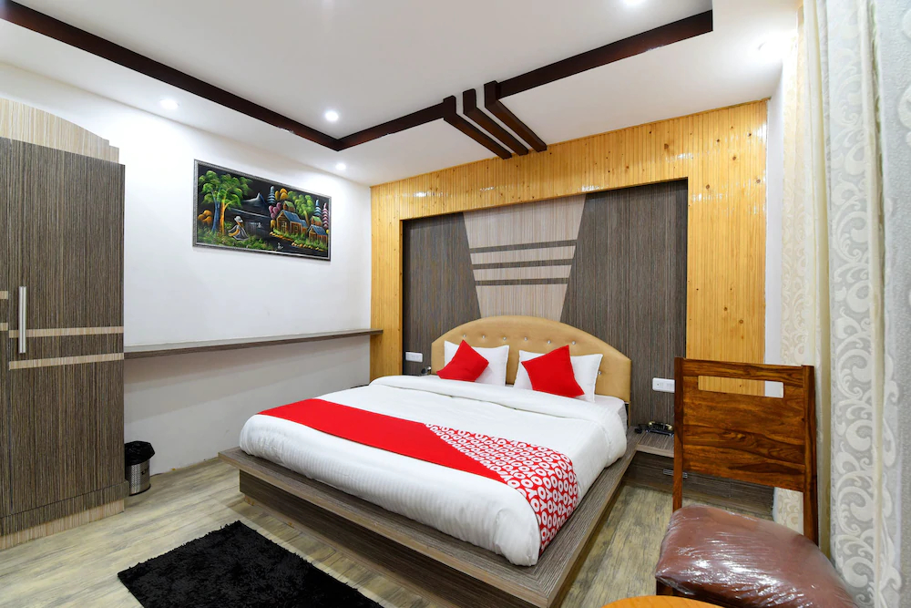 Hotel Green Woods By OYO Rooms