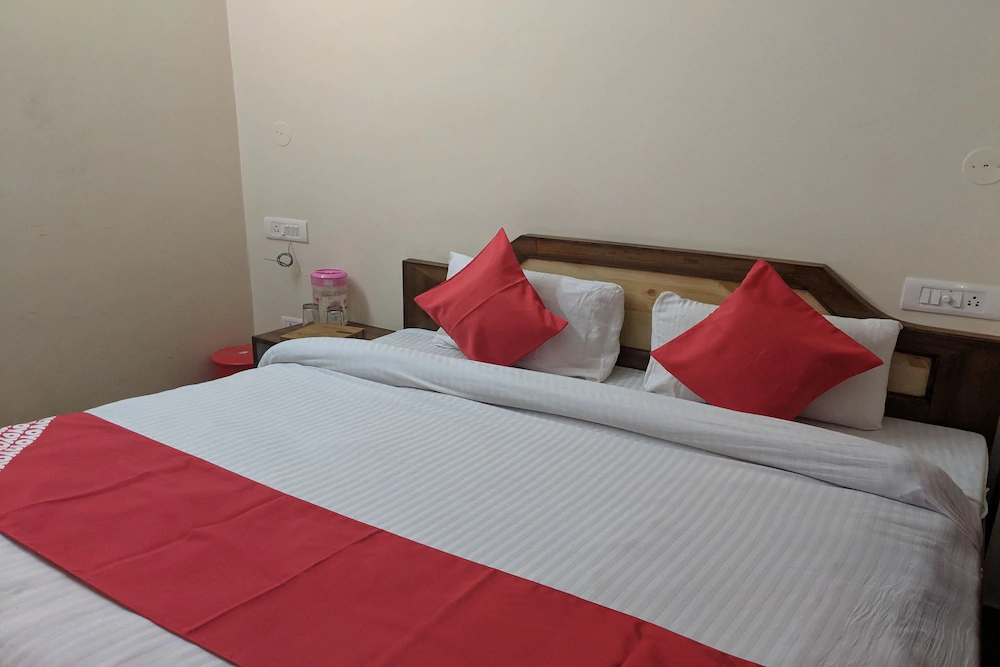OYO 24660 Mahasu Villa