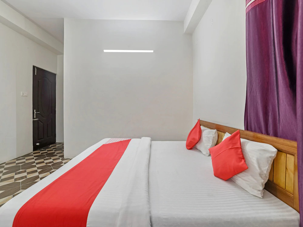 OYO 24660 Mahasu Villa