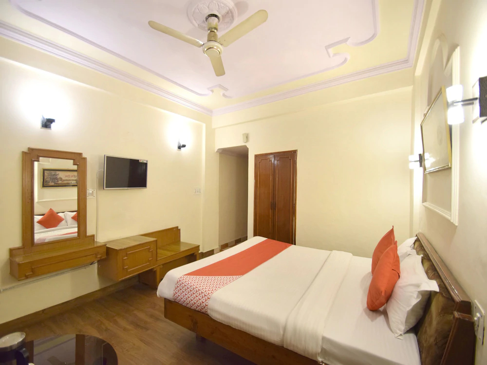Atul Regency By OYO Rooms