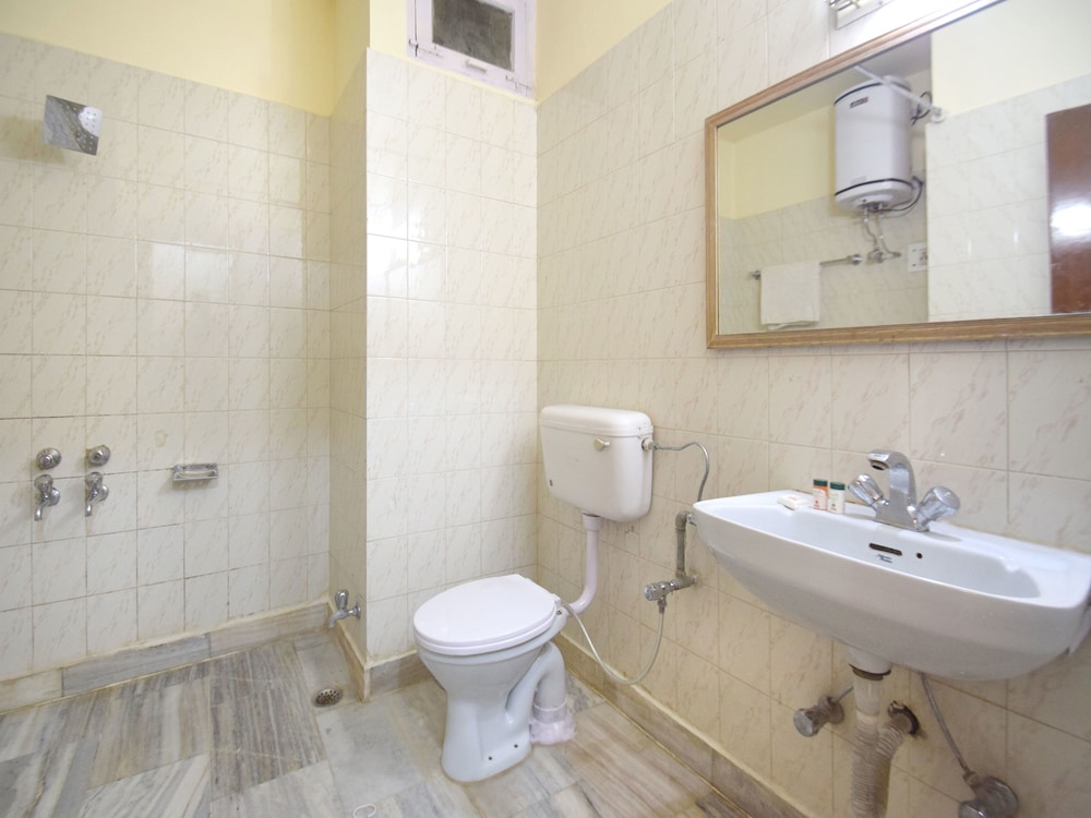 Atul Regency By OYO Rooms