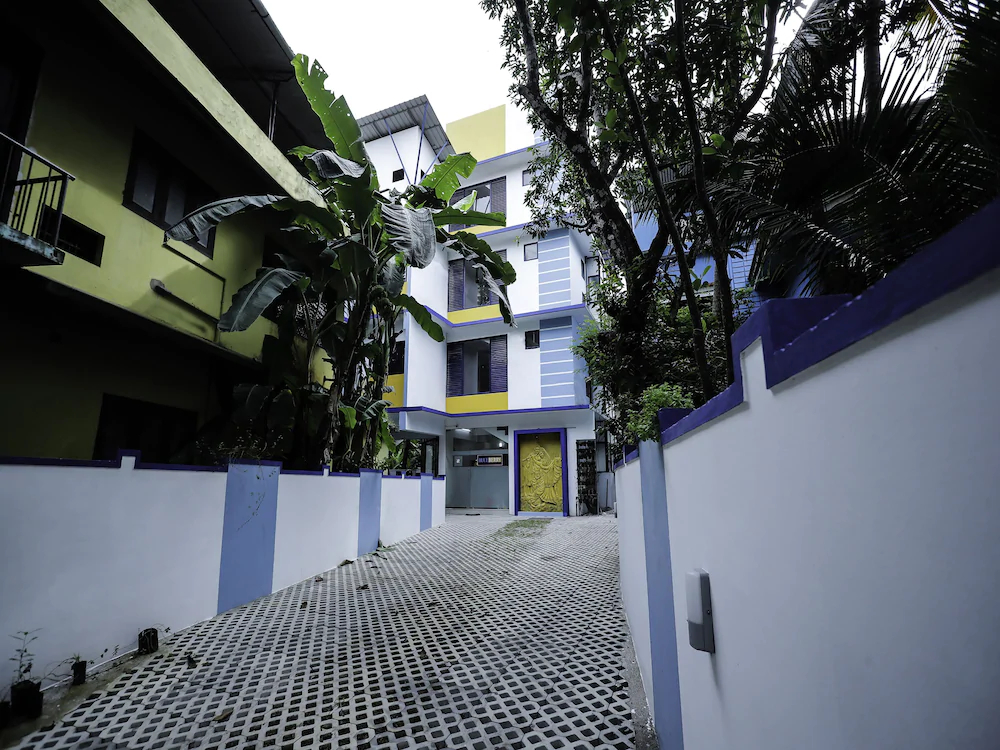Blue Berry Apartments By OYO Rooms
