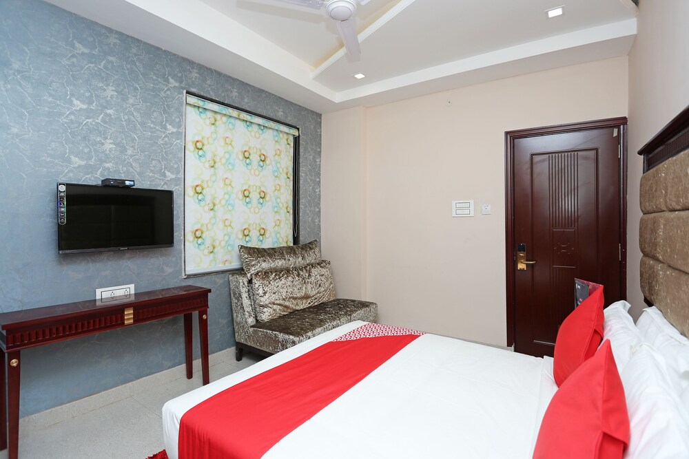 Eleven Heights by OYO Rooms