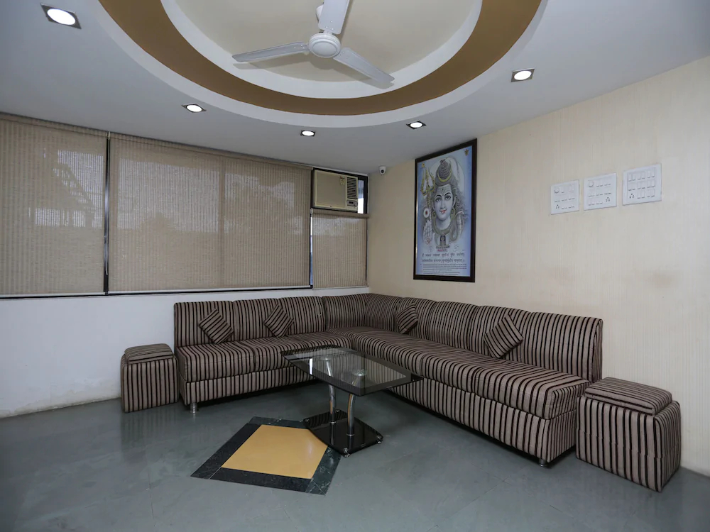 Hotel Abhinav Palace by OYO Rooms