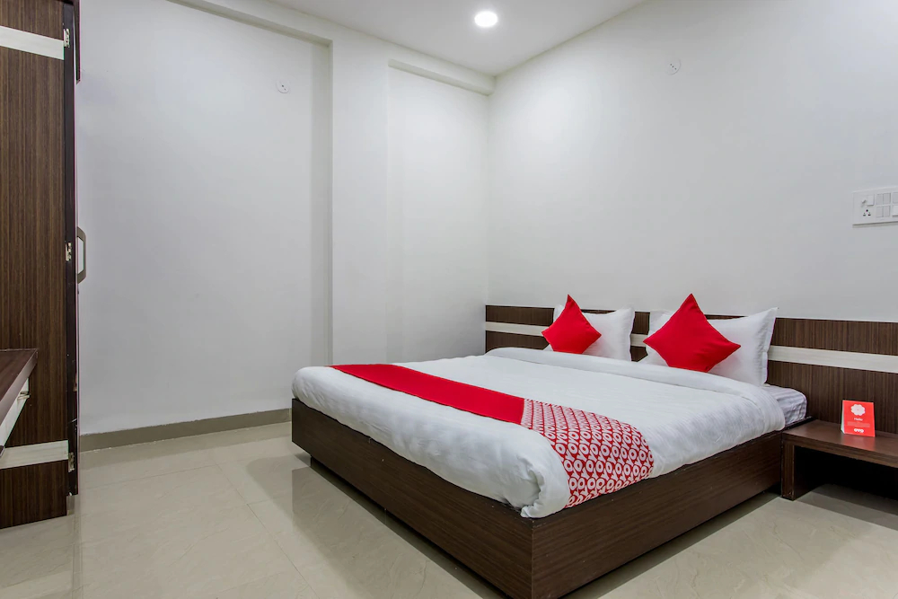 OYO 10600 Hotel 7th Cloud