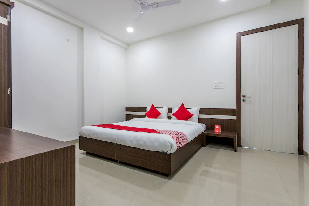 OYO 10600 Hotel 7th Cloud
