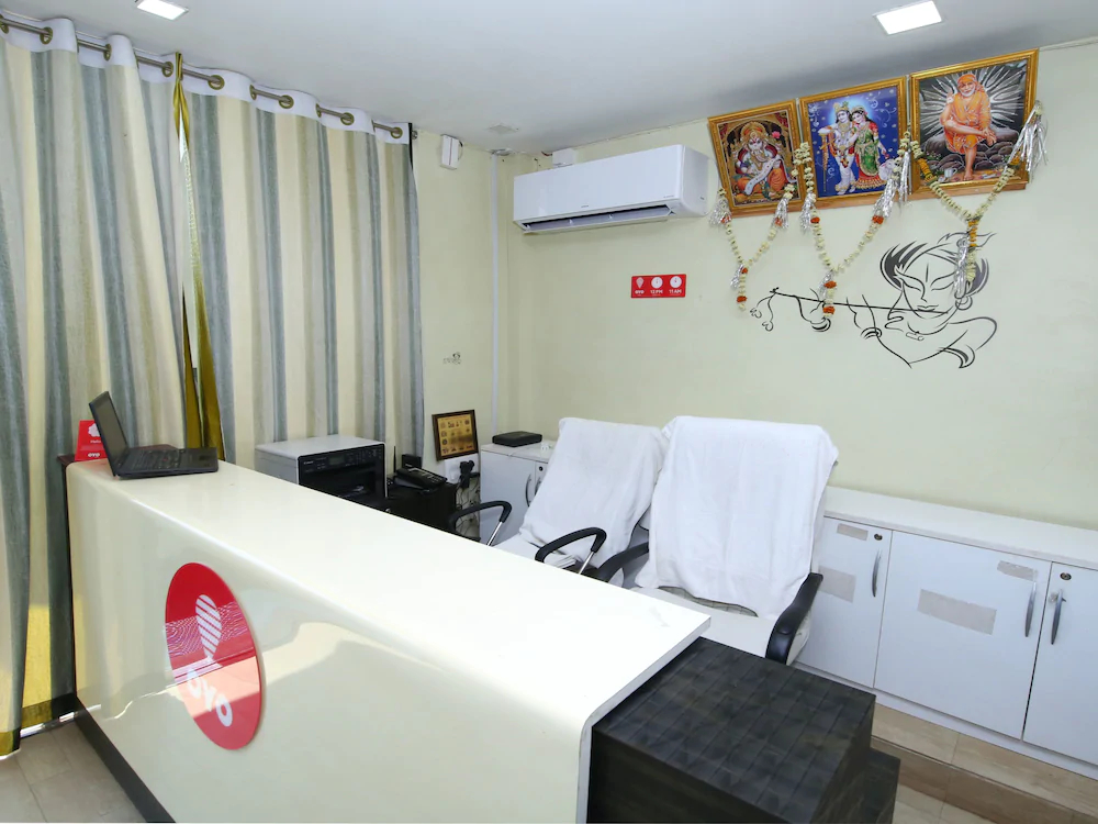 Hotel Shri Radha ISBT by OYO Rooms