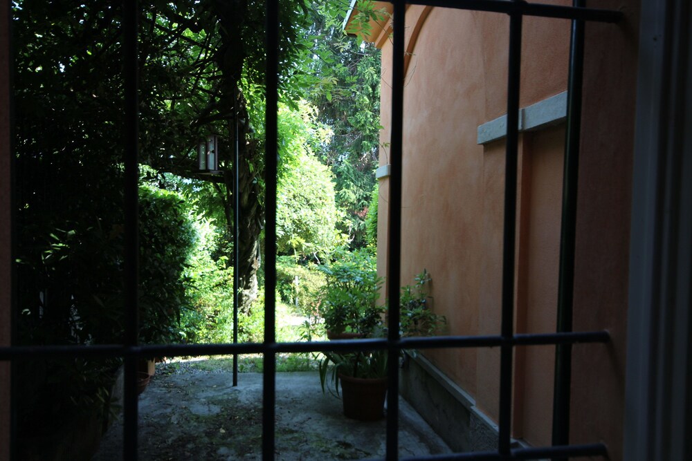 Botanic Garden Villa