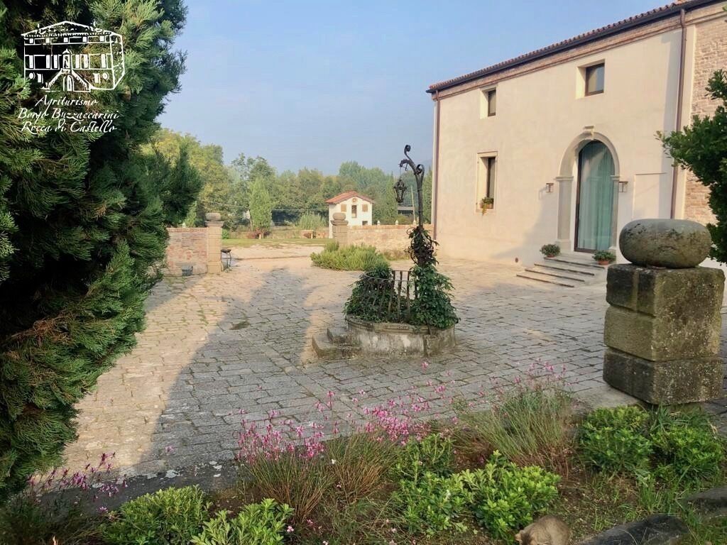 Borgo Buzzaccarini Rocca Di Castello