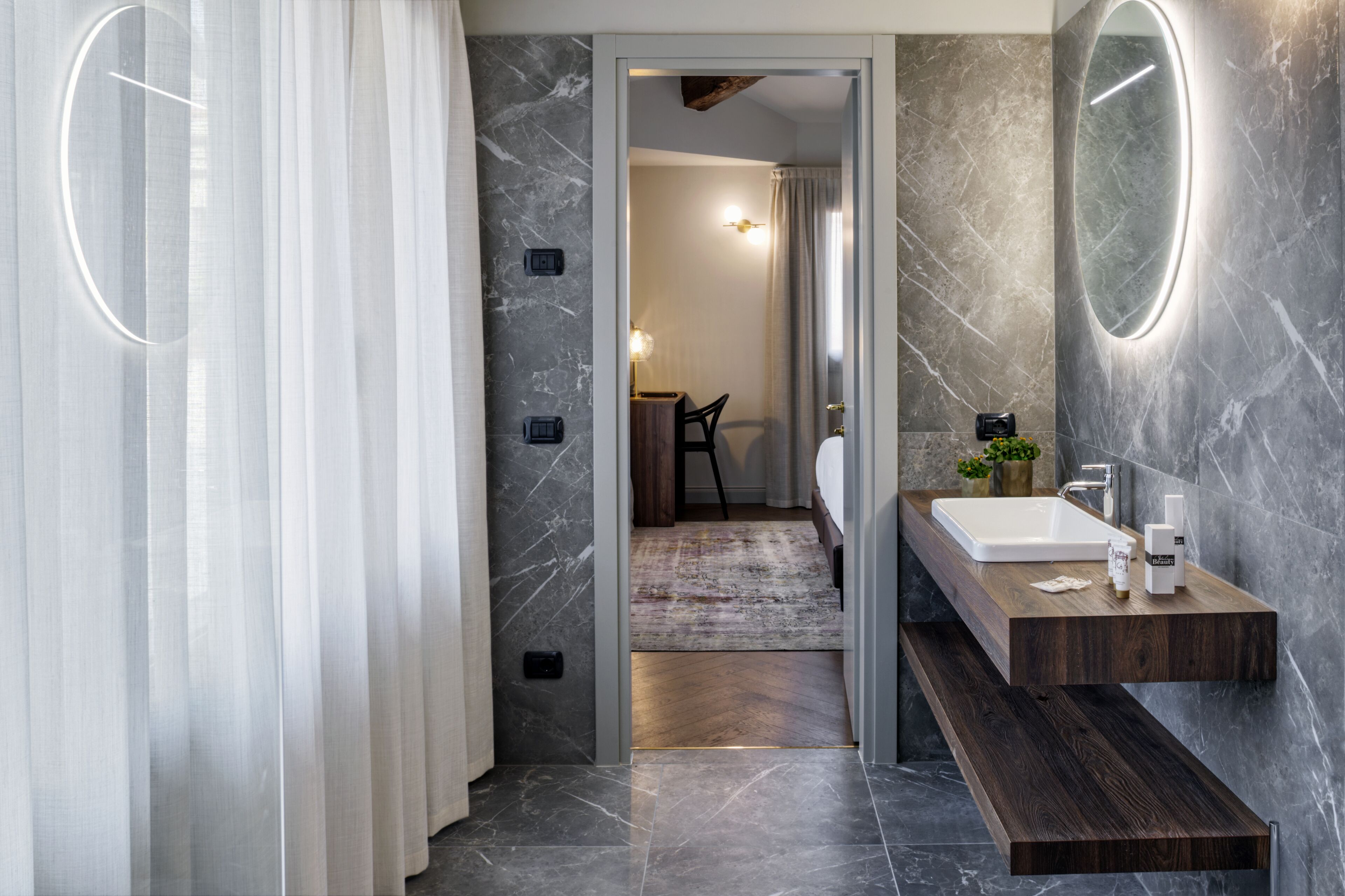 Porta Altinia Suites