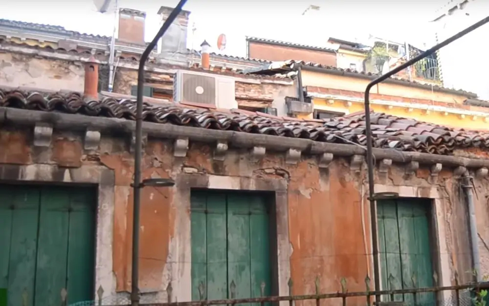 Ai Boteri Hostel