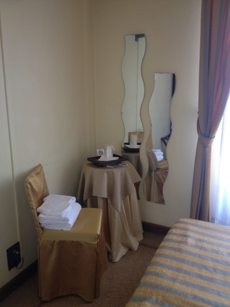 Guesthouse Alloggi Agli Artisti
