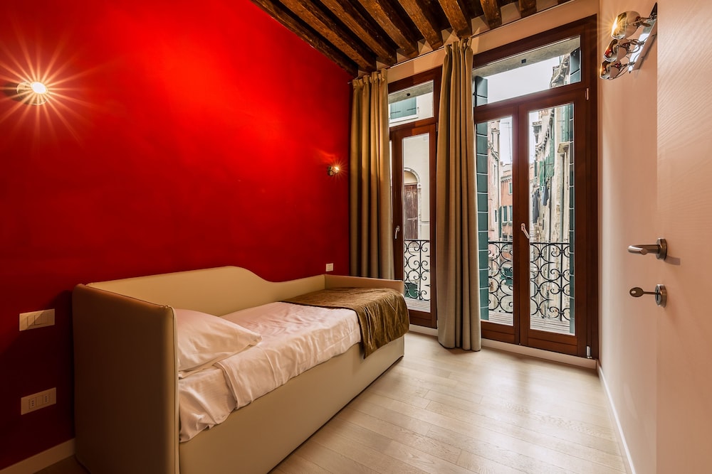 Charming Palace Corte del Teatro