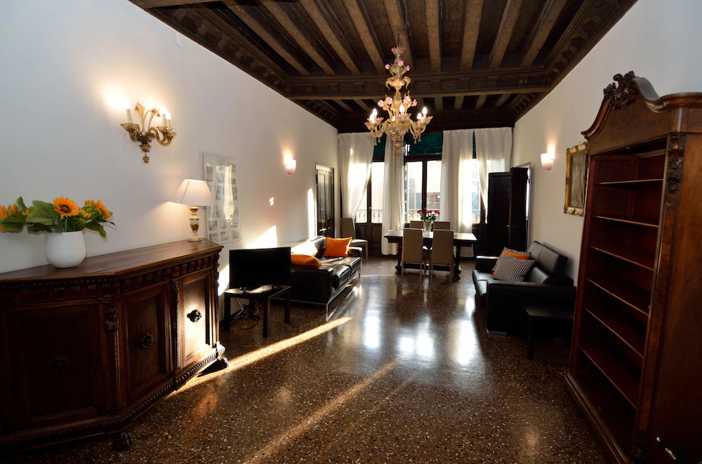 Charming Venice Apartments