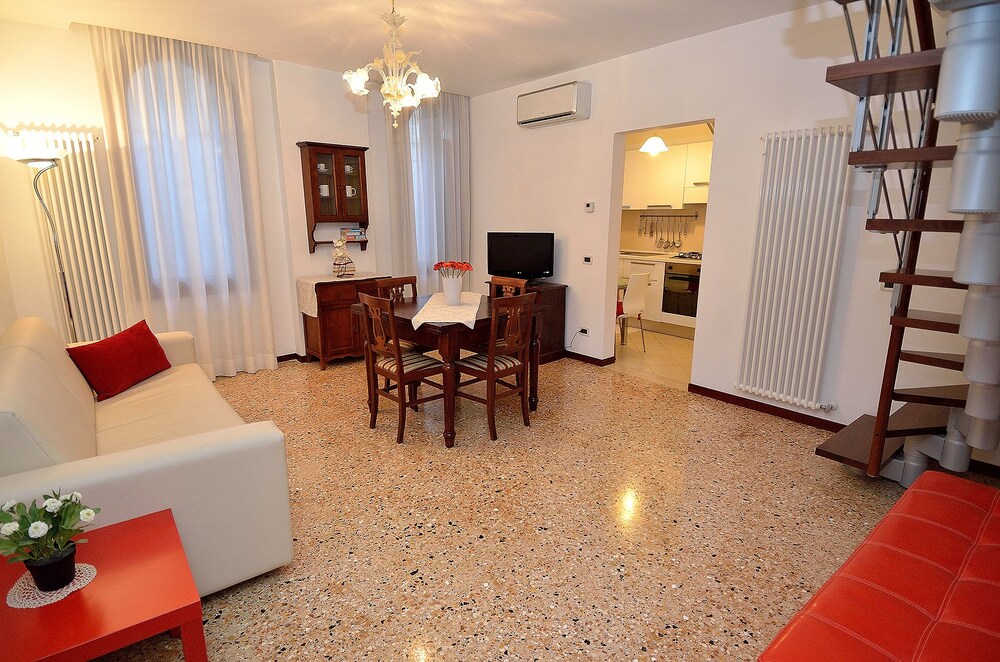 Charming Venice Apartments