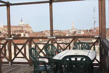 Charming Venice Apartments