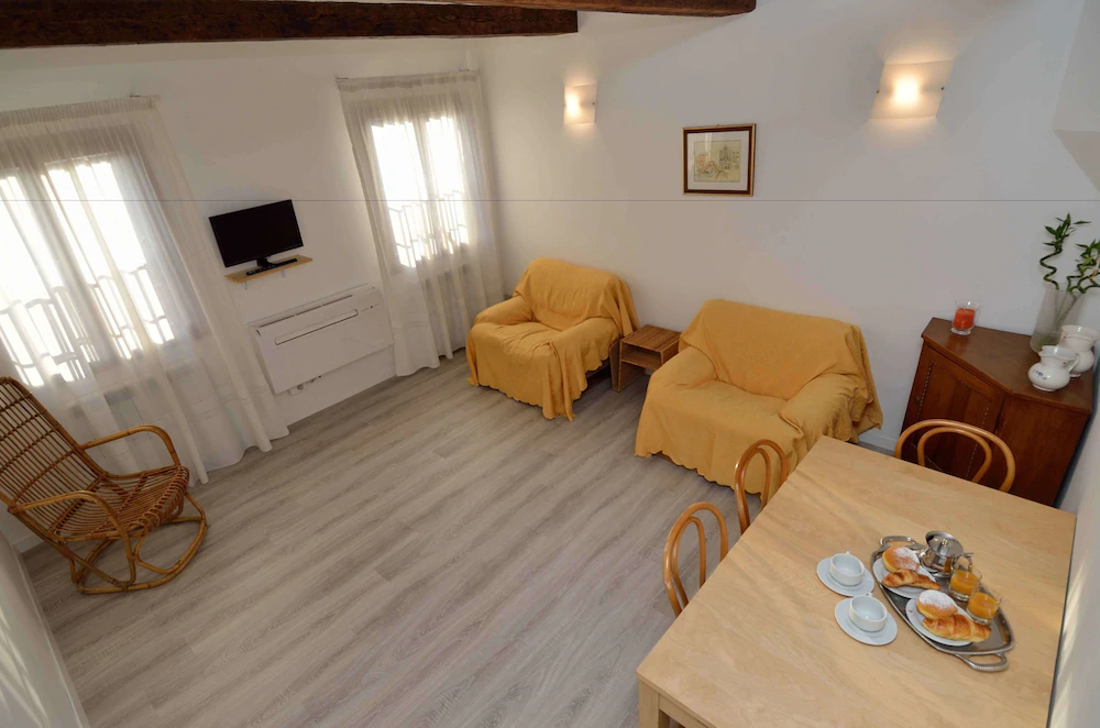 Charming Venice Apartments