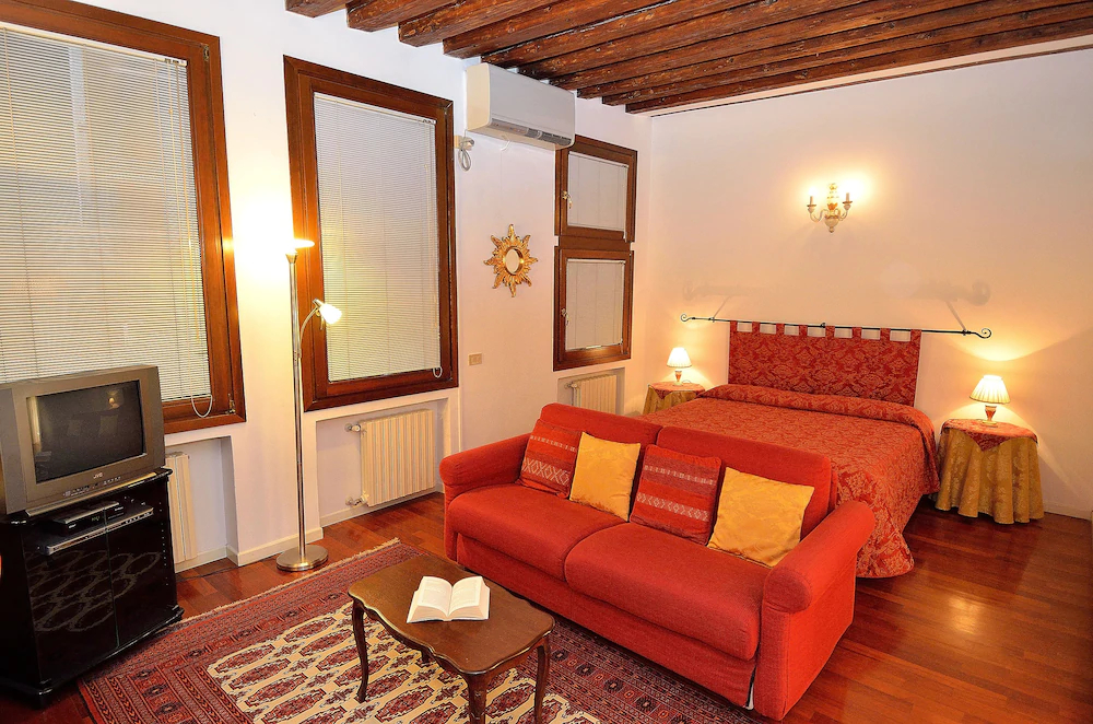 Charming Venice Apartments
